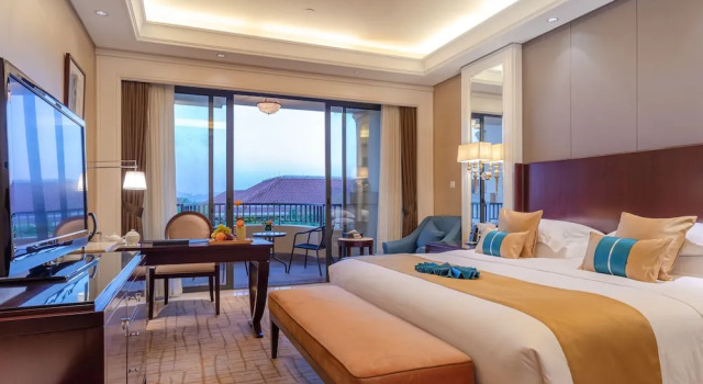Номер Deluxe с балконом и с видом на сад Your World International Conference Centre Hotel