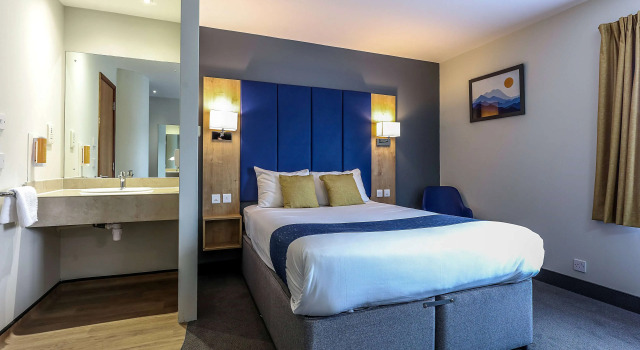 Days Inn by Wyndham Peterborough