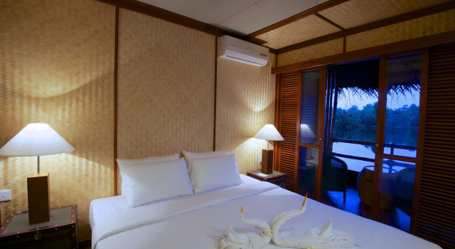 Yathra Houseboat, Забронировать Отель Отели Западной провинции 4 звезды, 4*