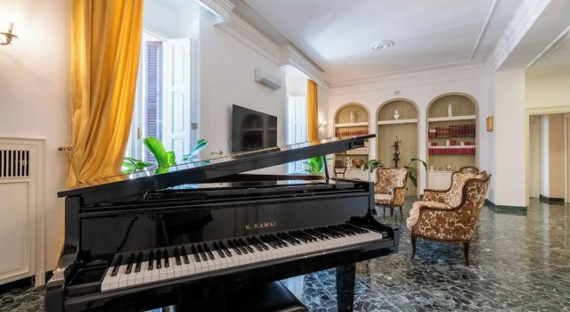 Апартаменты с 3 комнатами с балконом The One, Luxury Seaview With Piano