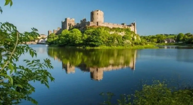 Lovely 2 Bed Apartment Pembroke Castle, Забронировать Апартаменты/квартира Пембрук Пембрукшир, рядом с Замок Пембрук