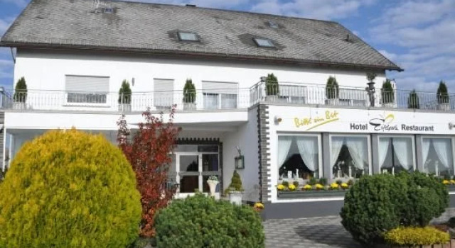 Hotel Eifelperle, Varaa Hotelli Eppenberg 