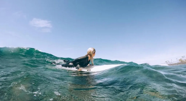 Кровать в общем номере Surf House
