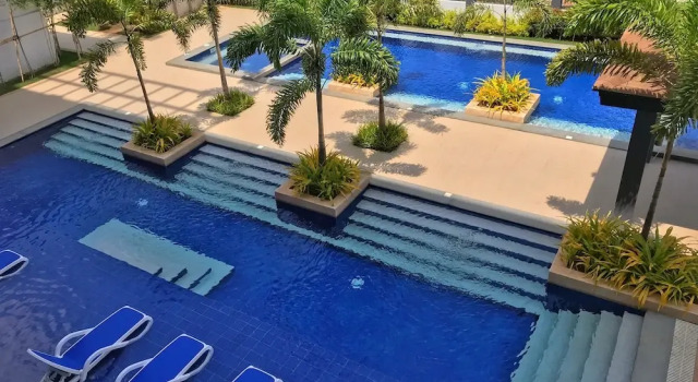Номер Deluxe с видом на бассейн Crown Hotel at Harbour Springs Palawan Managed by Enderun Hotels