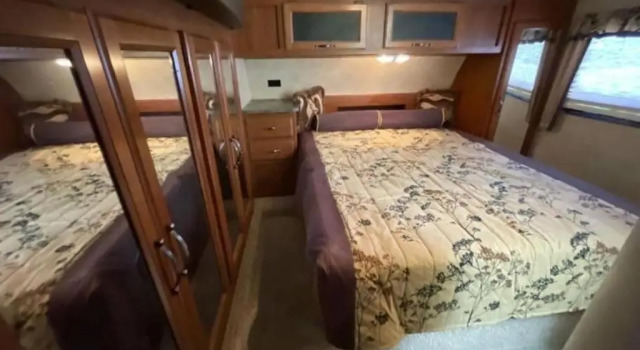 Gorgeous Glamping RV plus Indoor Hot Tub, Varaa Leirintäalue Ivins Utah