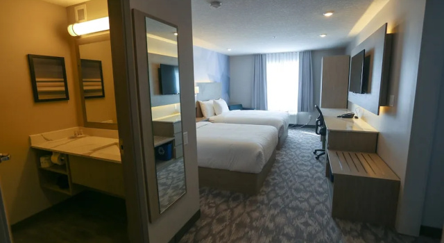 Семейный люкс Days Inn by Wyndham Calgary North Balzac