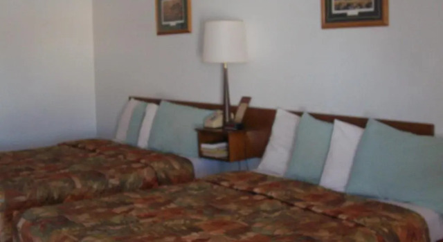 Четырёхместный номер Standard Western Motel Ranchester