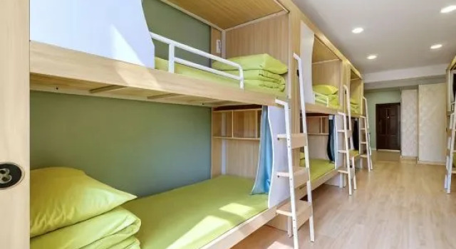 Кровать в общем номере (мужской номер) Jiaxing Left and Right Small New Homestay