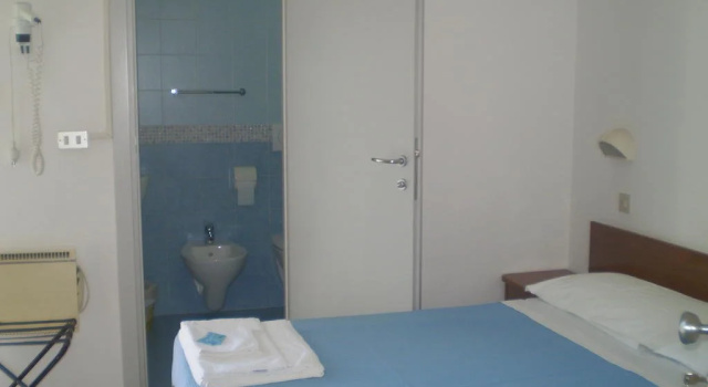 Albergo George Junior, Забронировать Отель Отели Риччоне с бассейном, Бассейн