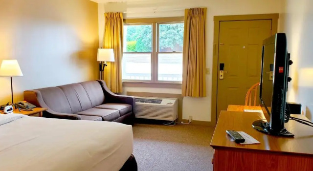 Zinck's Inn Berlin, Rezerwuj Hotel Berlin Holmes-County