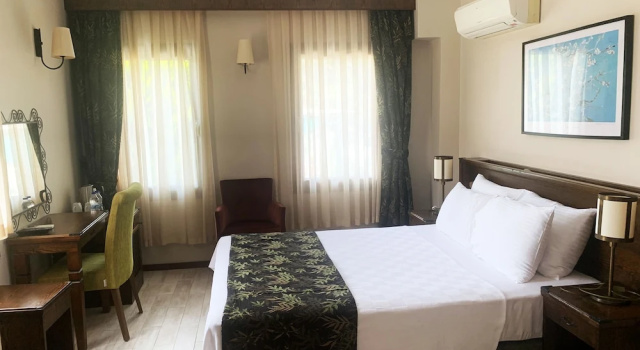 Двухместный номер Deluxe c 1 комнатой Mitos Hotel
