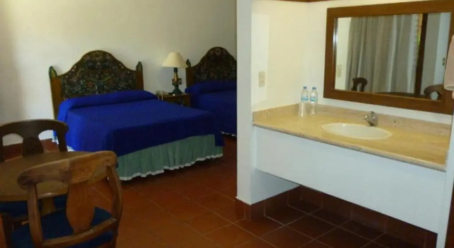 Полулюкс Hotel Hacienda