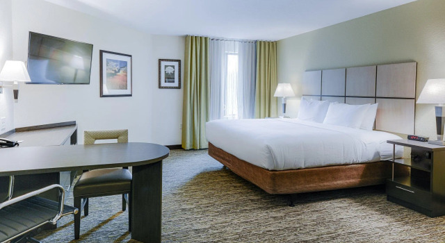 Двухместный люкс Candlewood Suites Lakeville I-35 by IHG