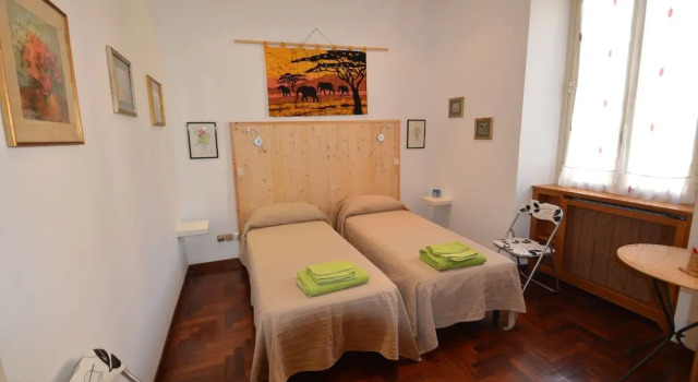 Casa Vacanze Zio Gionni, Забронировать Отель Отели Рима с парковкой, рядом с Станция метро Manzoni, Парковка