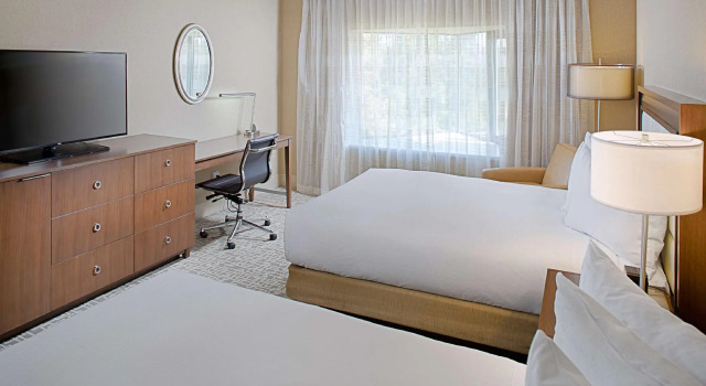 Четырёхместный номер Standard Hilton Boston Dedham