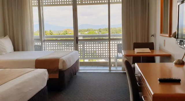 Номер Standard Cairns Harbourside Hotel