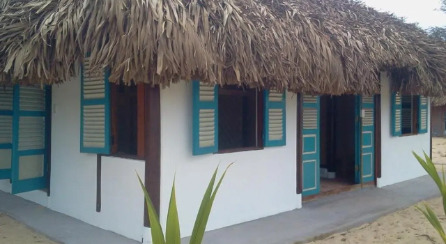 Кровать в общем номере Beach Bar Hue Hostel