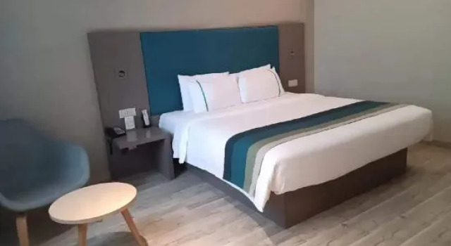 Люкс Homeinn Selected Hotel (Gong'an People's Hospital Sikais Hangdu)