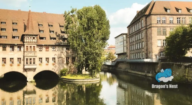 Dragons Nest: Cozy & Modern Attic Loft Nuremberg, Varaa Huoneisto Hotellit Baijeri pysäköinnillä, Pysäköinti