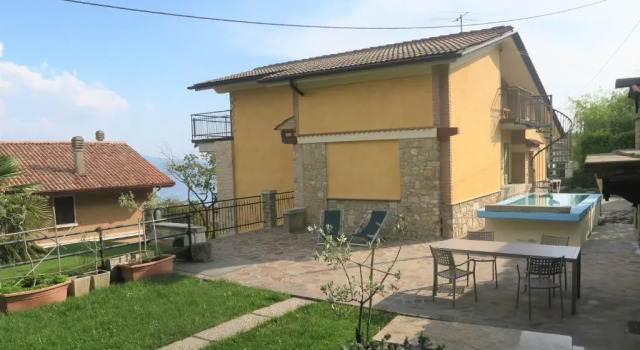 Апартаменты Villa Arianna Lake View Apartments with Pool