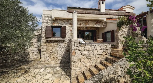 Beautiful Home in Drvenik Mali With Wifi and 5 Bedrooms, Rezerwuj Hotel Hotele w Split-Dalmatia County z parkingiem, Parking