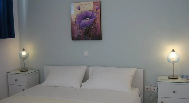 Venetiko Luxury Studios, Prenota Hotel Livadia Livadi