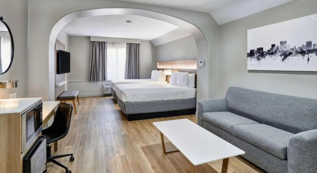 Четырёхместный номер Standard Radisson Hotel El Paso Airport
