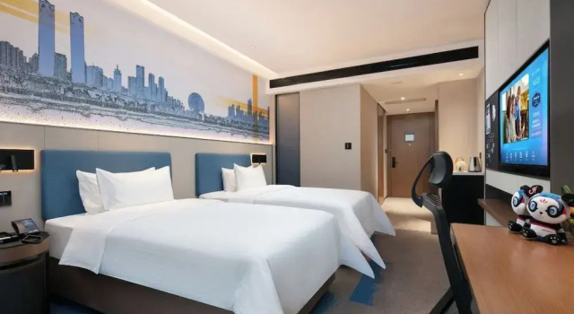 Двухместный номер Luxury с видом на озеро Hampton by Hilton Nanchang Chaoyang Center