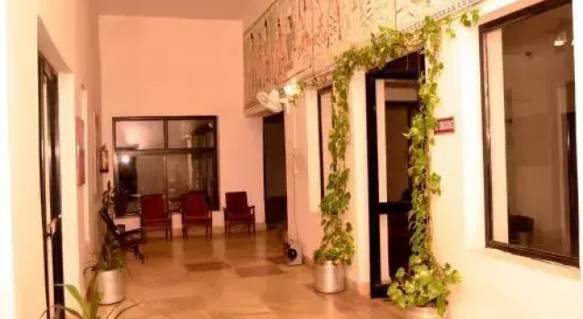 Tourist Bungalow Chitrakoot, Забронировать Отель Рамгхат штат Мадхья-Прадеш