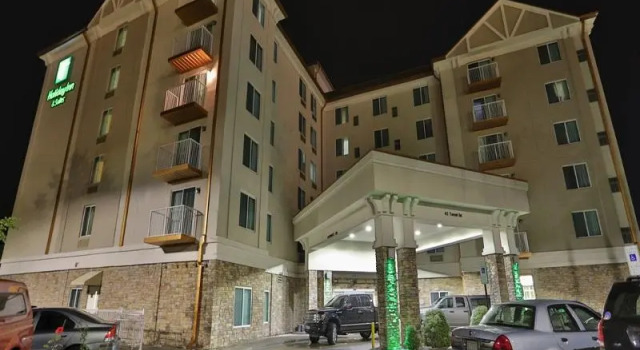 Четырёхместный люкс с 2 комнатами Holiday Inn & Suites Arden - Asheville Airport by IHG