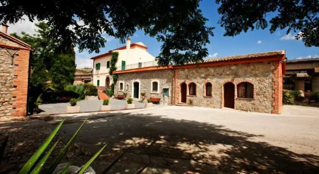 Borgo Deodato Azienda Agrituristica, Varaa Hotelli Hotellit Villarosa uima-altaalla, Uima-allas