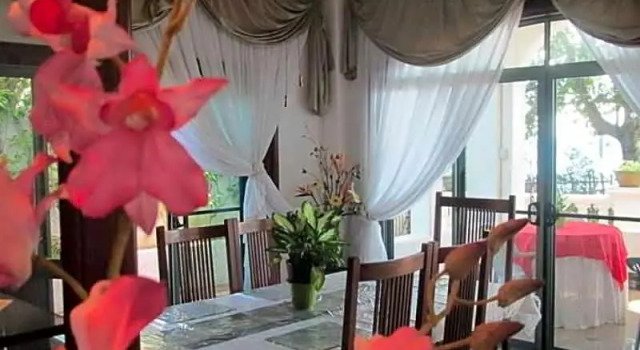 Gracey Dive Resort and Restaurant, Buchen Sie Resort Dumaguete 