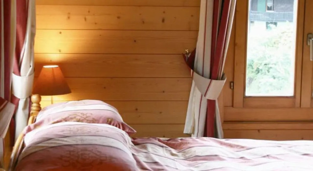 Двухместный номер Classic с балконом Chalet Suisse Bed and Breakfast
