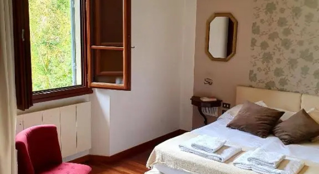 Villa Lia - Apartment in Villa with private garden and Pool, Book Apartment Hotels in Florence with Parking, Parking