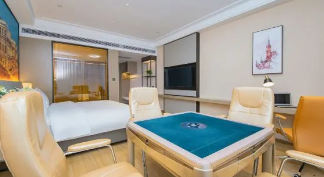 Люкс Vienna International Hotel Qianjiang Qianyang West Road Bus Station