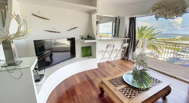 Апартаменты Casa Dina, beautiful sea view 10 min walk from the beach
