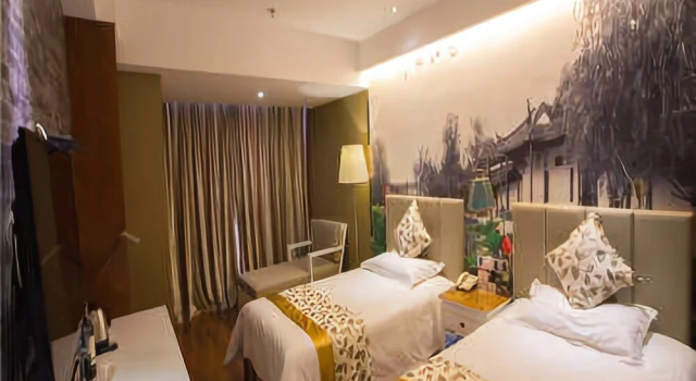 Hetang Yuese Holiday Inn Xinxiang, Book Hotel Hotels in Xinxiang with Parking, Parking