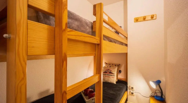 Appartement Saint-Lary-Soulan, 2 pièces, 4 personnes - FR-1-296-177, Забронировать Апартаменты/квартира Отели в центре Сен-Лари-Сулан, в центре, Парковка