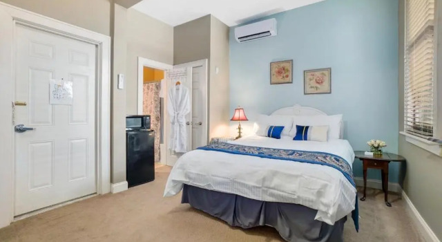 Двухместный номер Classic DeBary Inn