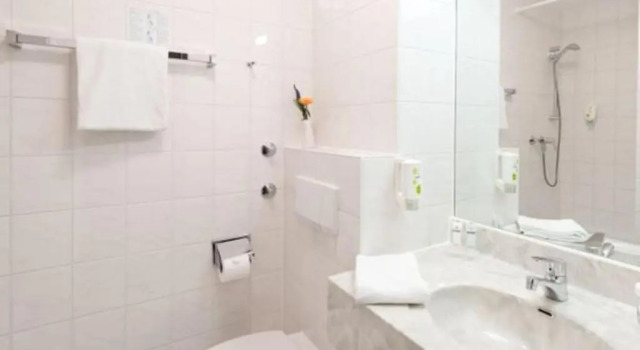 Трёхместный номер Standard ACHAT Hotel Leipzig Messe