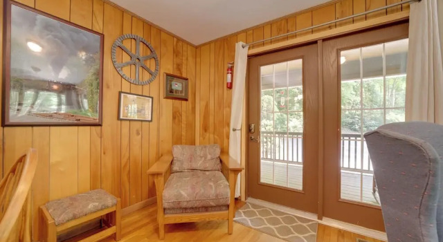 Dog-friendly Cottage w/ Deck in National Forest!, 预订 度假屋 布赖森城 Great Smoky Mountains