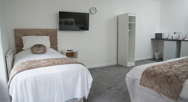 Трёхместный номер Deluxe Tlk Apartments And Hotel