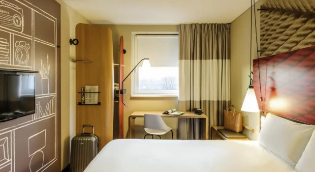 Standart çift kişilik oda ibis Berlin Hauptbahnhof