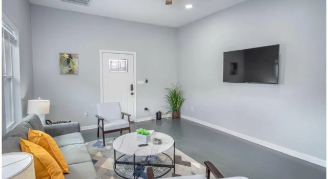 Captivating 4BR 2BA Home Near Awesome Downtown, Rezerwuj Dom wakacyjny Wille w Bexar County, Willa