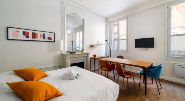 Студия Typical studio close to Eiffel Tower and Arc de Triomphe in Paris - Welkeys