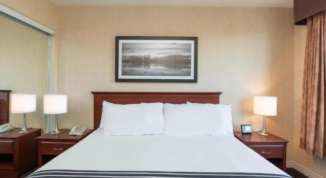 Люкс Sandman Signature Surrey-Guildford Suites