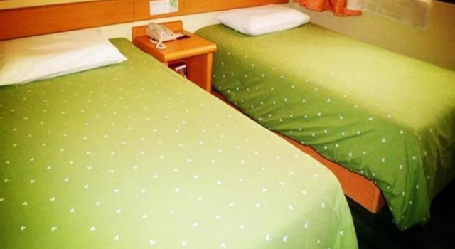 Home Inn, Boek Hotel Hotels in Guangdong met parkeren, Parkeren