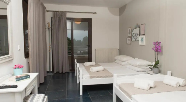 Люкс Aqua Beachfront Elegant Hotel