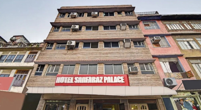 SPOT ON 62734 Hotel Sarfaraz Palace, Rezervovat Hotel Adarsh Nagar 