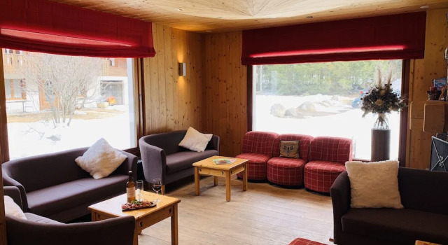L'Arveyron, Book Hotel Hoteller i Rhône-Alps med parkering, Parkering
